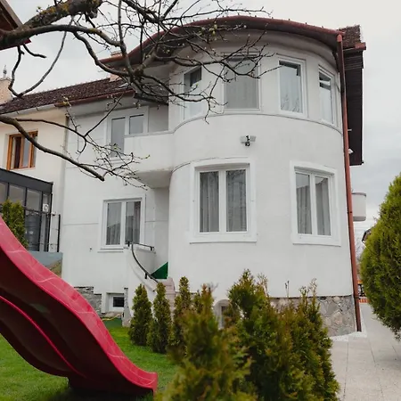 Family Fewo Guest house